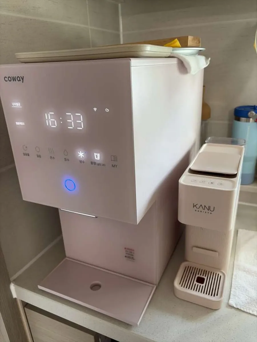코웨이 스탠다드 얼음정수기 CHPI-7410N 주방 조리대 설치 사례